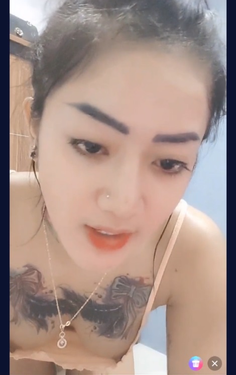 Mbak Tata Live Bugil