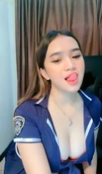 Putri Naya busana siswi sexy binal