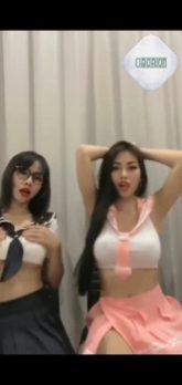 Lulusparks duo gadis binal cosplay siswi jepang