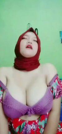 Jilbab Tobrut toketnya bikin ngiler