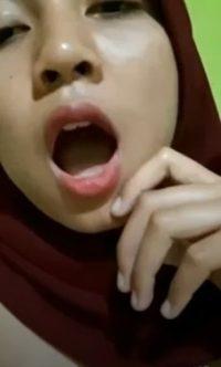 Dedek Kimcil Jilbab Coklat VCS Colmek