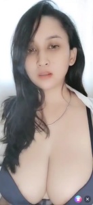 Vera Hot Mom Live Seksi di Apk Mango