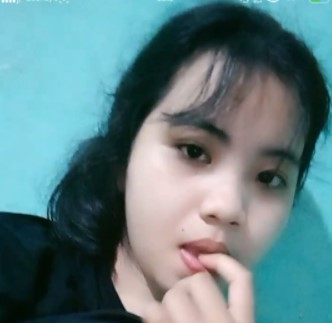 Sarah pamerin Toket uting coklat Sugar Live