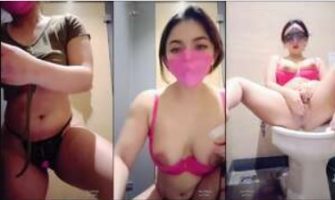 Viona nekat Colmek Dildo di Toilet Mall