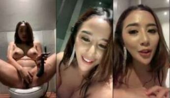 Hilda Mandi lanjut Colmek Bugil di Toilet Hotel