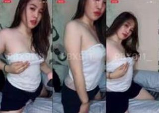 Amanda Goyang Ebot Seksi Remas Dada Tipis2