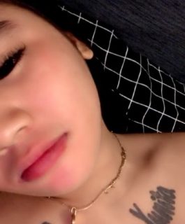 Risma Yunita Rebahan Pamer Nenen Memeknya