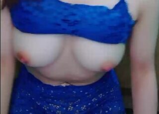 Ceca Pentil Merah Muda Host Bertubuh Mungil