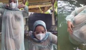 Jilboobrs Utingnya Transparan di Kolam